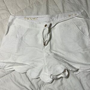 Lilly Pulitzer white buttercup shorts